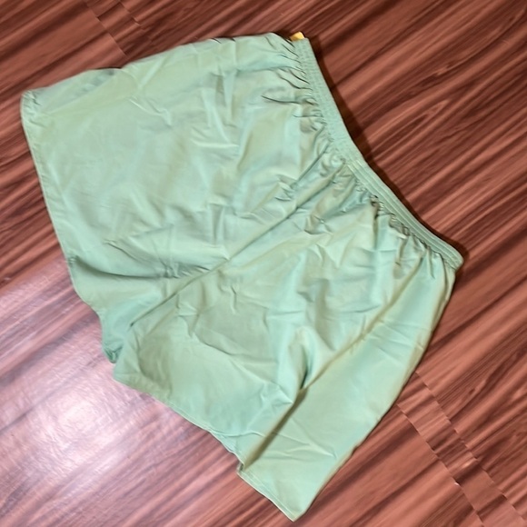 Nwt Moving Comfort Running Shorts Size Large - Picture 8 of 13